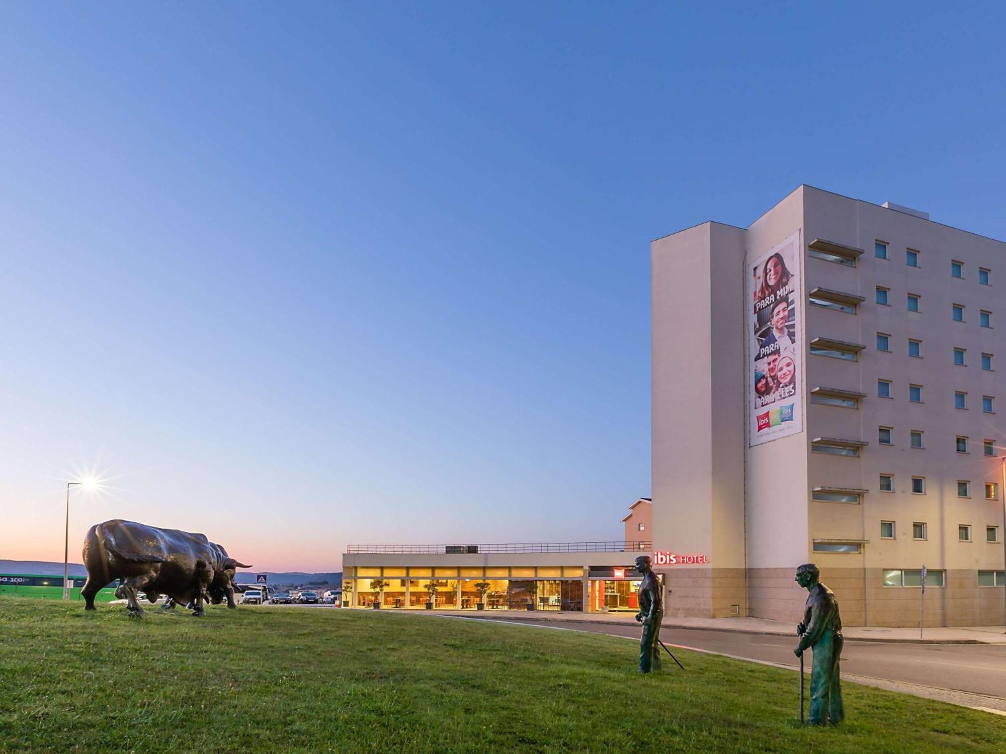 Hotel Ibis Braganca Exterior photo